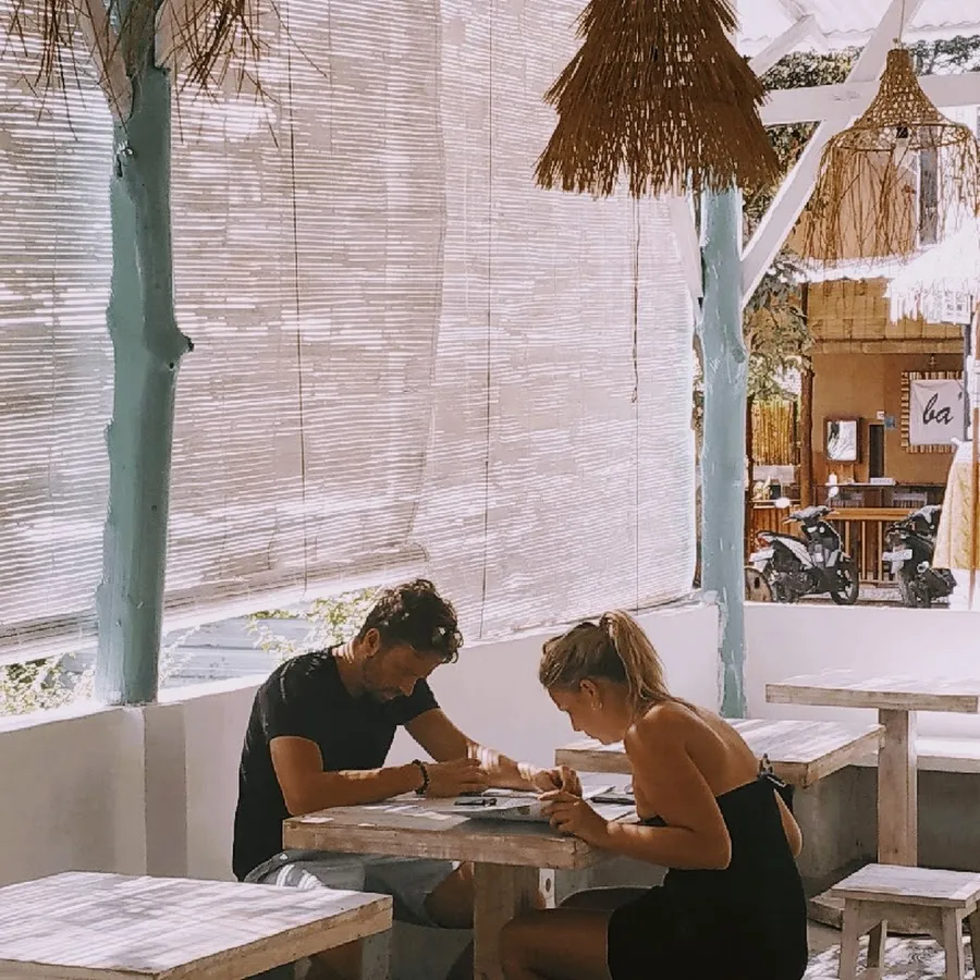 Sunny cafe penida