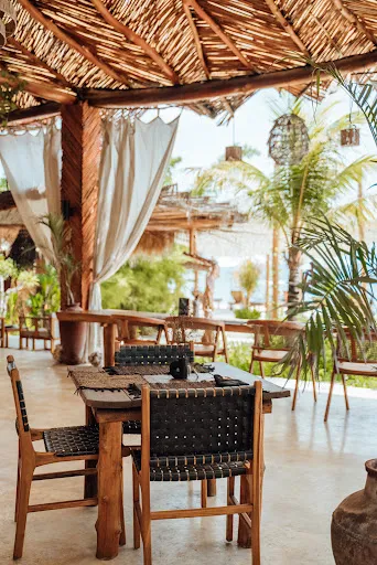 Nau Beach Bar & Restaurant 4