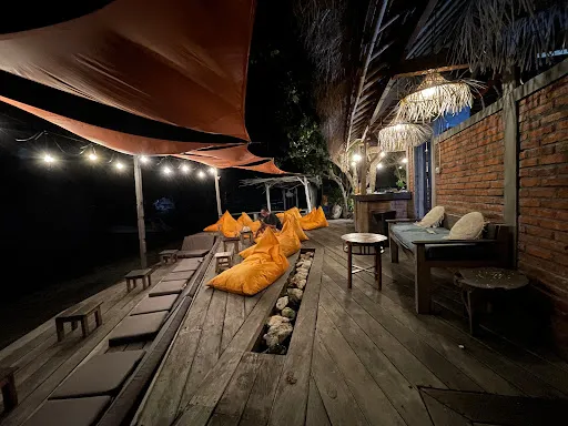 Kul de Sak Beach Bar 4