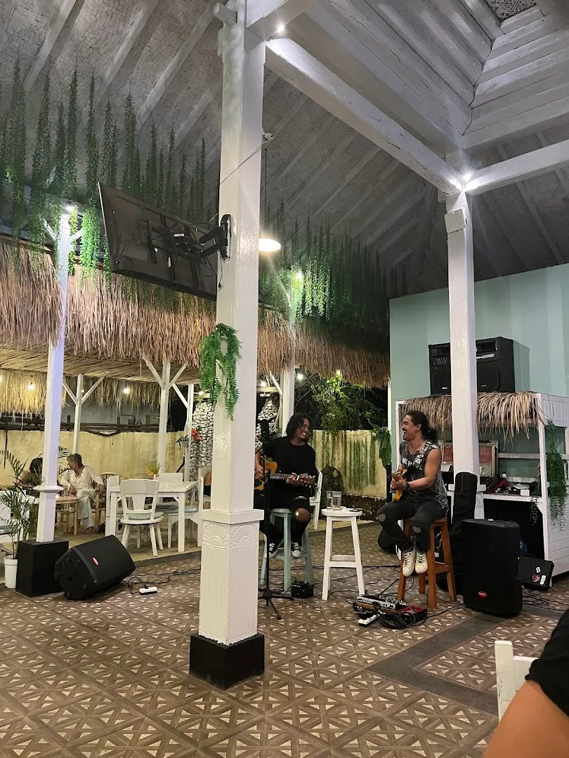Penida Social House Restaurant & Sports Bar 1