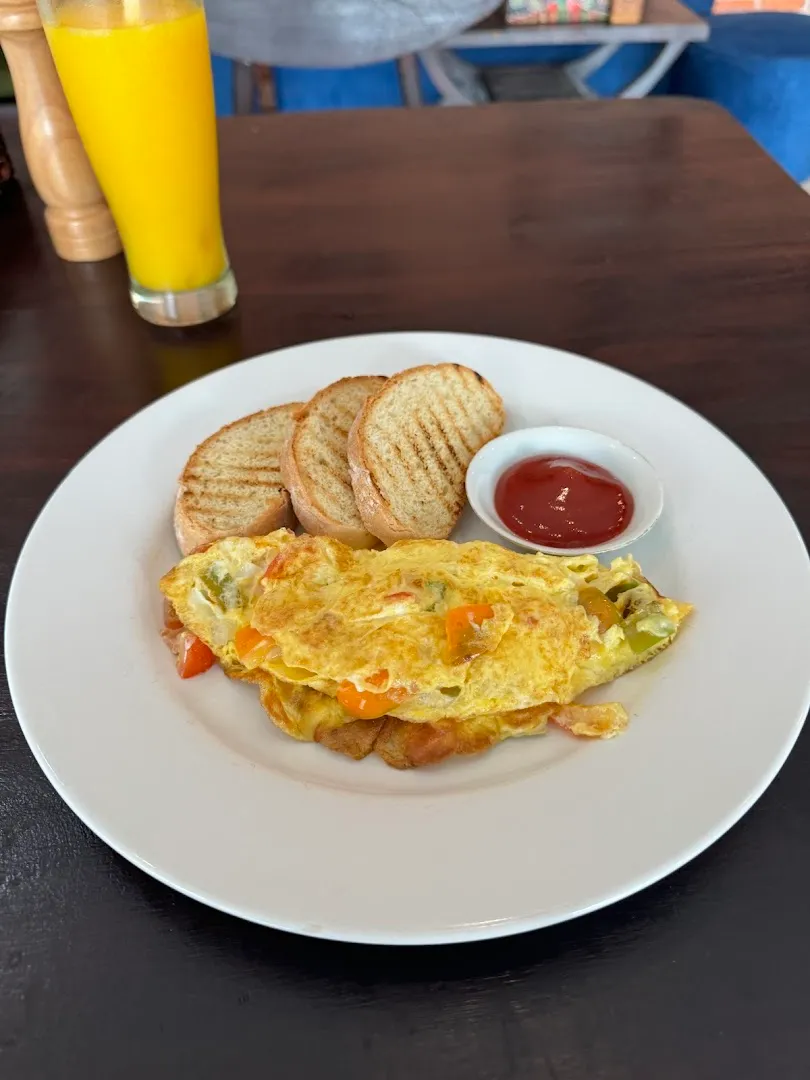 BLACK WHITE cafe bakery 4