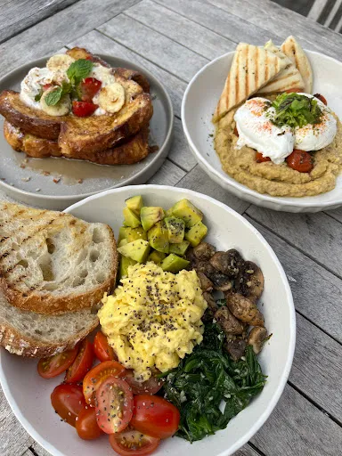 Tabo Kitchen Beach Bar & Restaurant 2