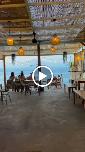 Lunak Café by The Sea 3