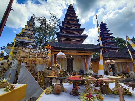 Pura Batu Medawu ᬧᬸᬭ ᬩᬢᬸ ᬫᭂᬤᬯᬸ 1