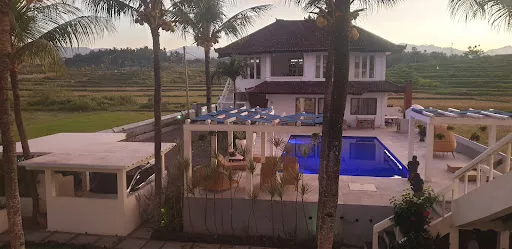 Medewi Manor 2