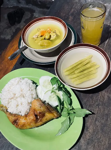 Kedai Muslim Medewi"HALAL" 3