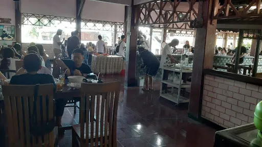 Rumah Makan Pulukan
