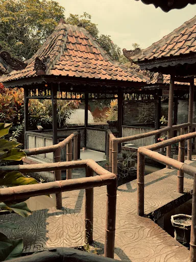 Rumah Makan Pulukan 4