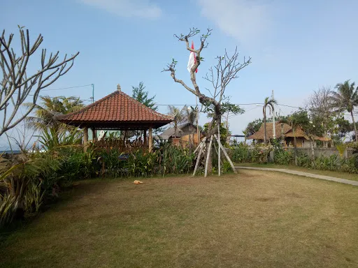 Emir Surfcamp 3