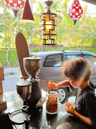 Inn Coffee & Restaurant 4