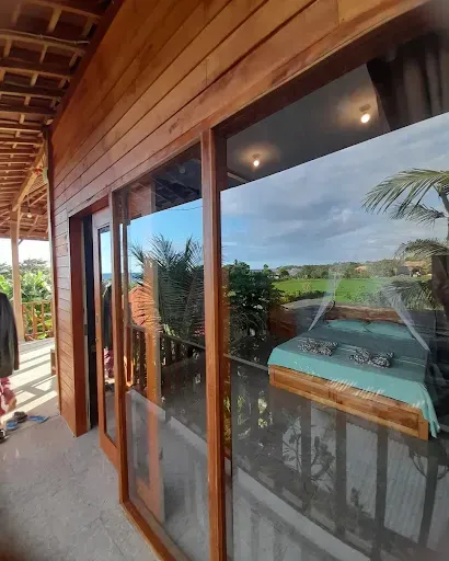 The nyamo surf and stay 3
