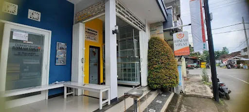 Praktek Dokter Tri Kurniati Latifiah 1