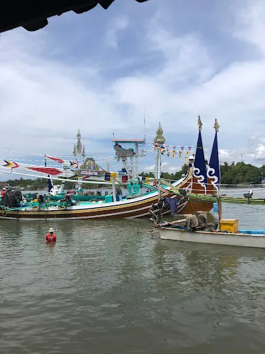 Lesehan Taman Ujung Perancak 4