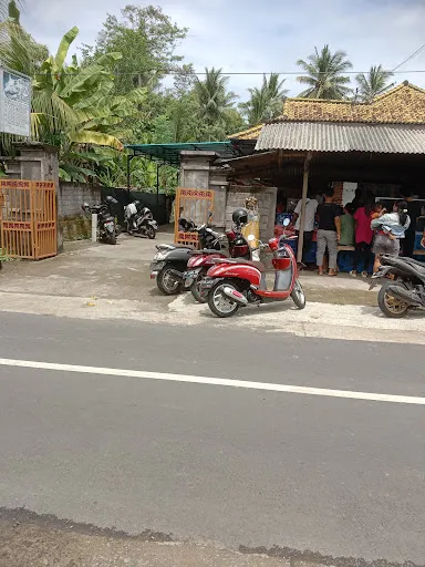 Warung Babi Guling Men Loti 3