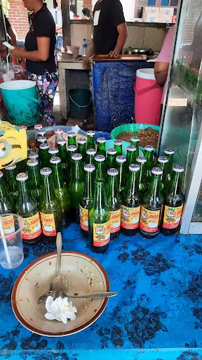 Warung Babi Guling Men Loti 4