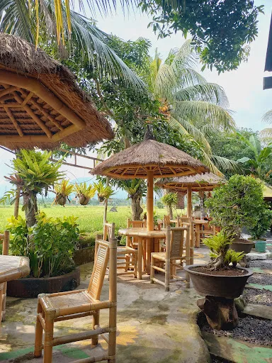 Warung senja batas kota 1